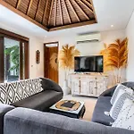 Kejora Beachfront Estate - Villa Murni Moments From Sanur Beach