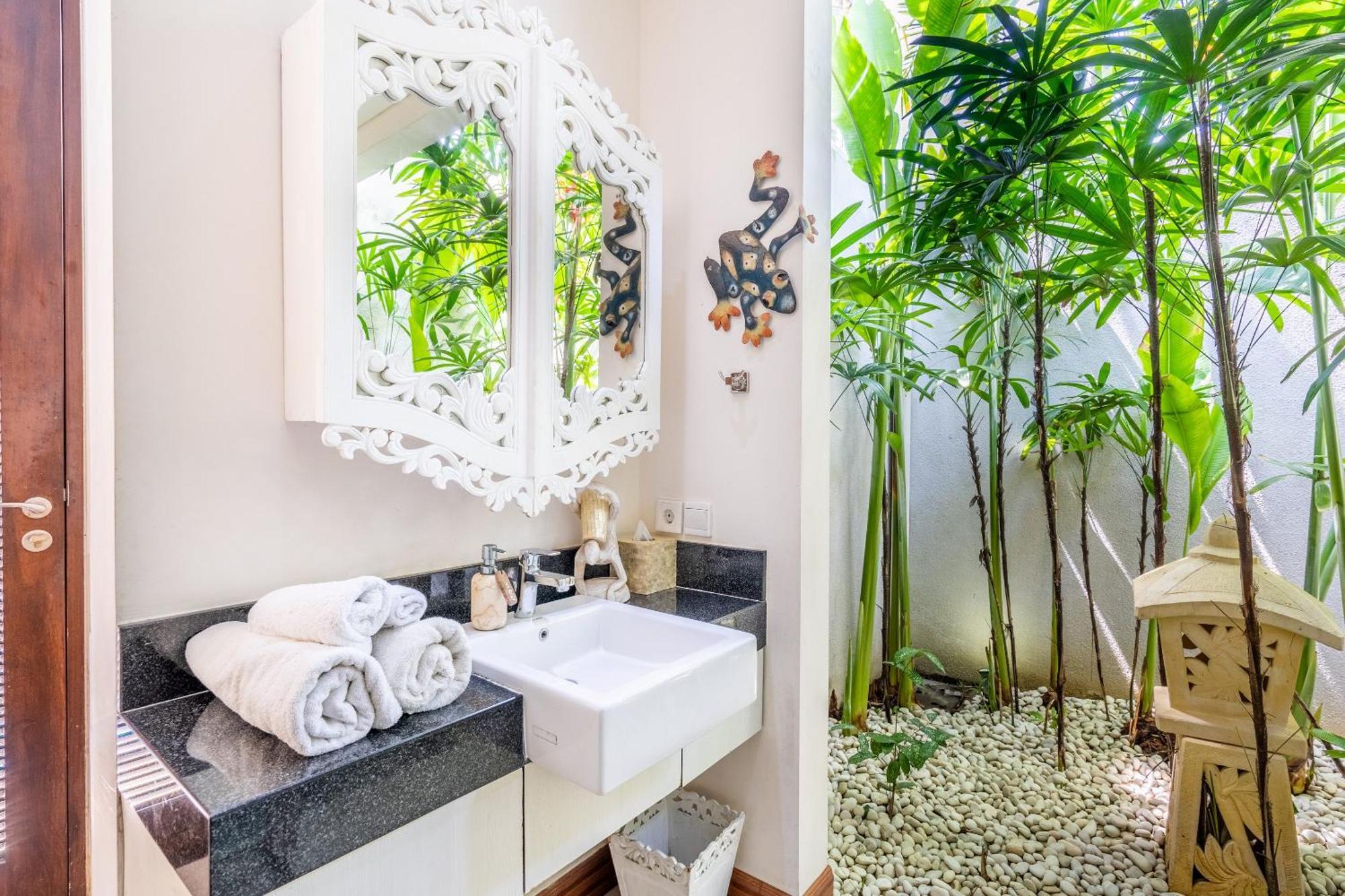 Kejora Beachfront Estate - Murni Moments From Villa